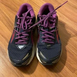 brooks running shoes 6.5 good condition